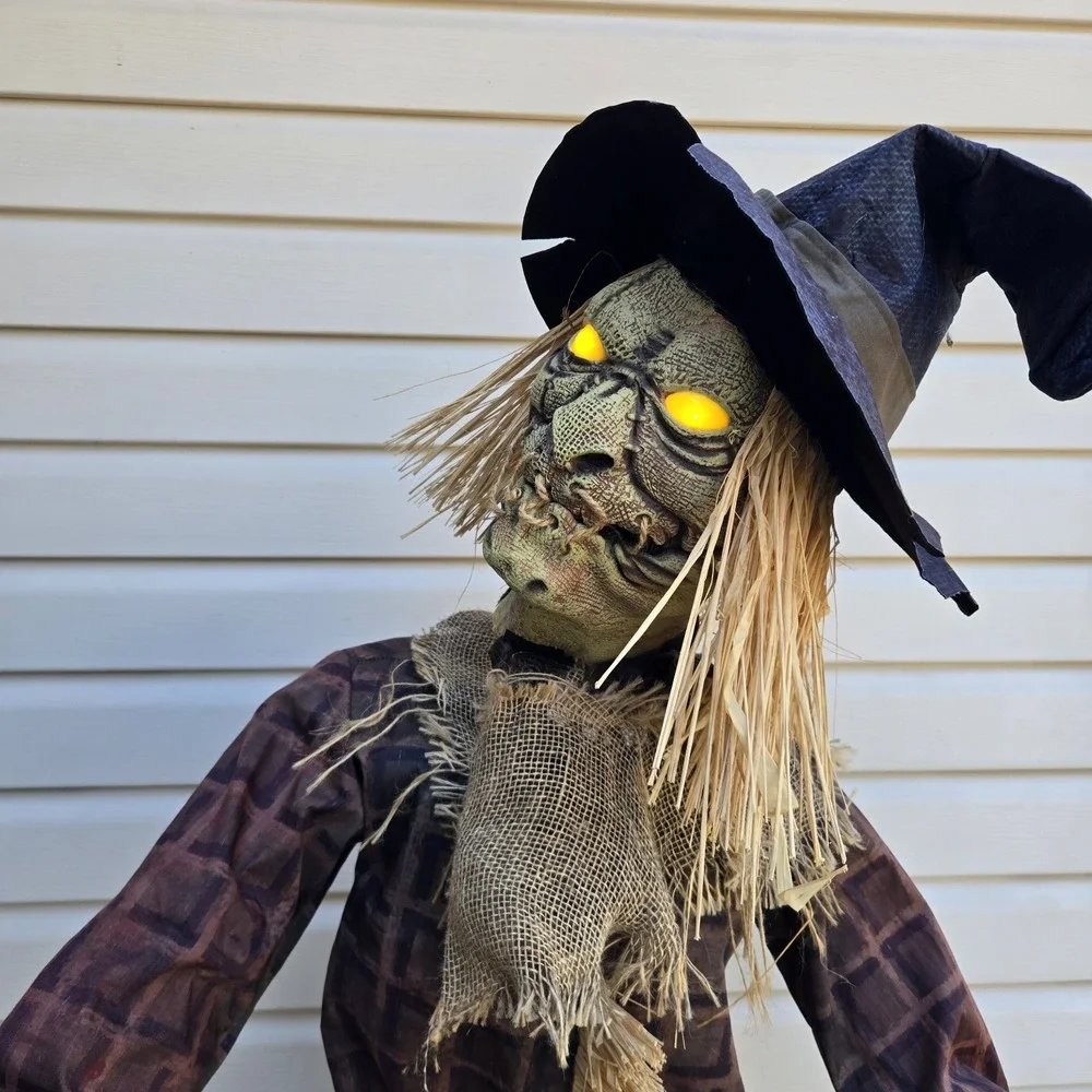 Spirit Halloween Strawman Scarecrow animated Talking prop W Box 6.6ft Eyes Light